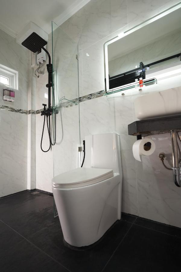 Thonglor Suites Hotel Бангкок Экстерьер фото