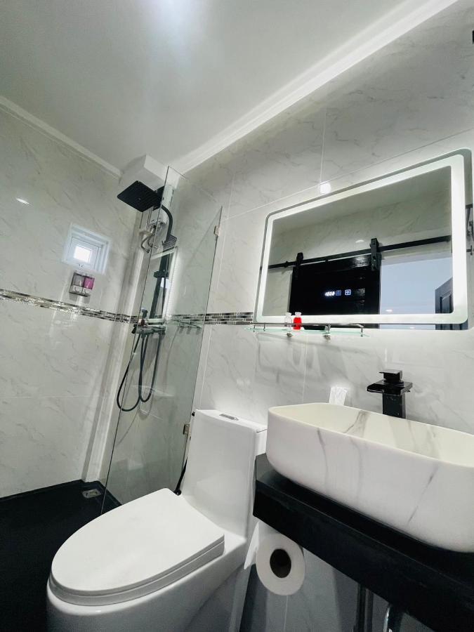 Thonglor Suites Hotel Бангкок Экстерьер фото