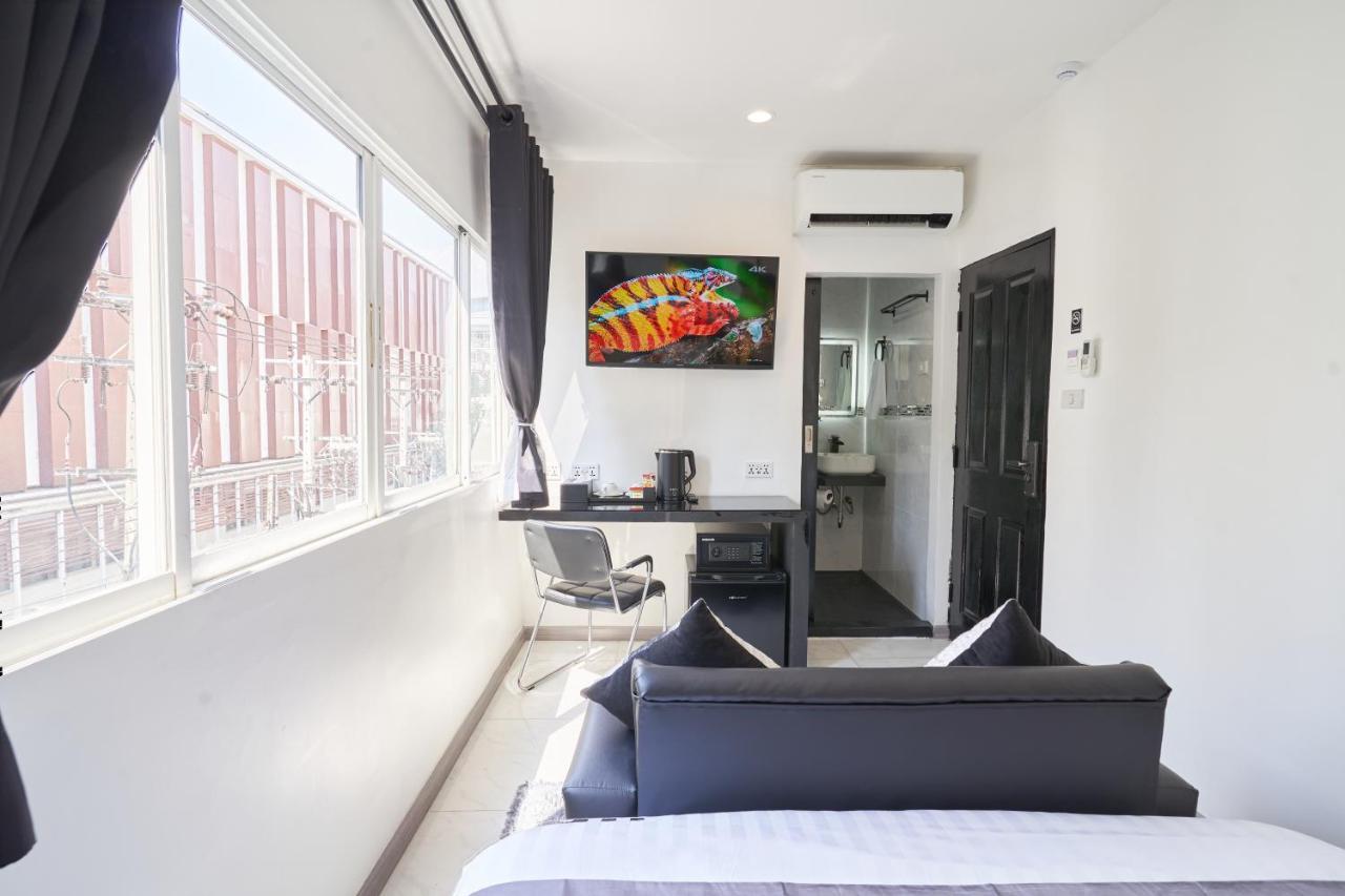 Thonglor Suites Hotel Бангкок Экстерьер фото