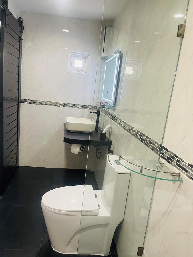 Thonglor Suites Hotel Бангкок Экстерьер фото