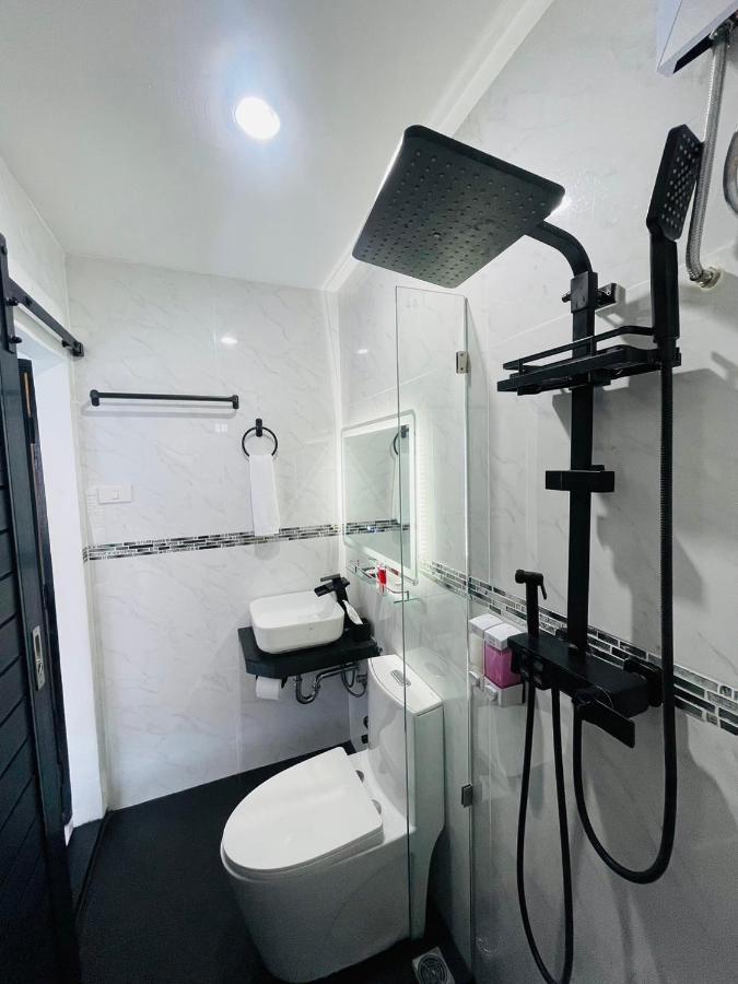 Thonglor Suites Hotel Бангкок Экстерьер фото