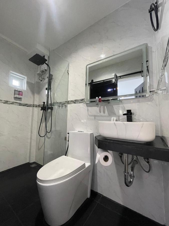 Thonglor Suites Hotel Бангкок Экстерьер фото