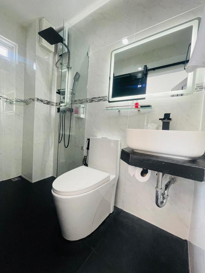 Thonglor Suites Hotel Бангкок Экстерьер фото