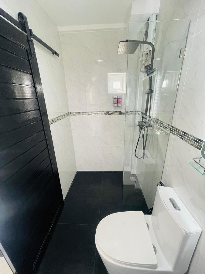 Thonglor Suites Hotel Бангкок Экстерьер фото