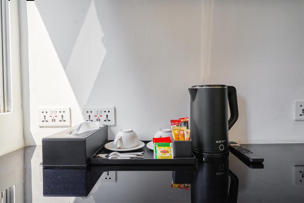 Thonglor Suites Hotel Бангкок Экстерьер фото